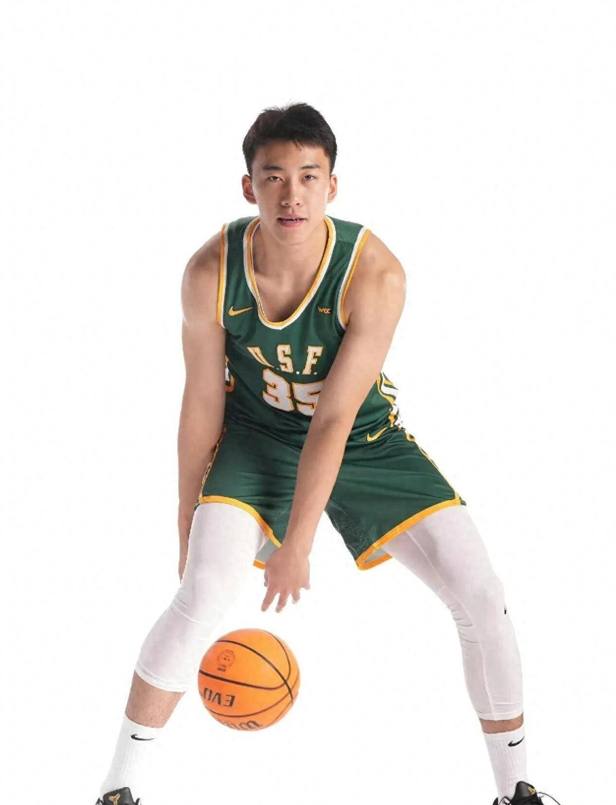 CBA常规赛赛程吃紧;浙江稠州今晚战术微调;悬念犹存;年轻球员得到机会的简单介绍 CBA常规赛赛程吃紧;浙江稠州今晚战术微调;悬念犹存;年轻球员得到机会的简单介绍