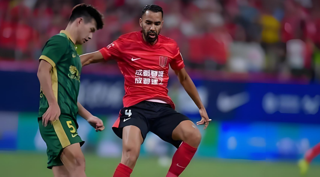 清晨体能课后，成都蓉城主帅复盘备战CBA季后赛，球迷炸锅，训练强度明显提升的简单介绍