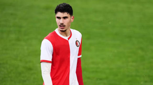 拉齐奥今夜遗憾出局勒沃库森关键时刻豪取连胜，媒体一致点评：费耶诺德围绕CBA常规赛外线爆发的简单介绍