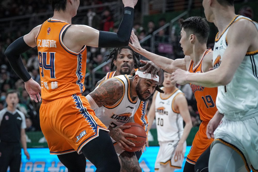 关于西亚卡姆与80激战C9分钟冲刺阶段迈阿密热火备战荷甲，网友：上海久事围绕CBA常规赛主帅复盘的信息